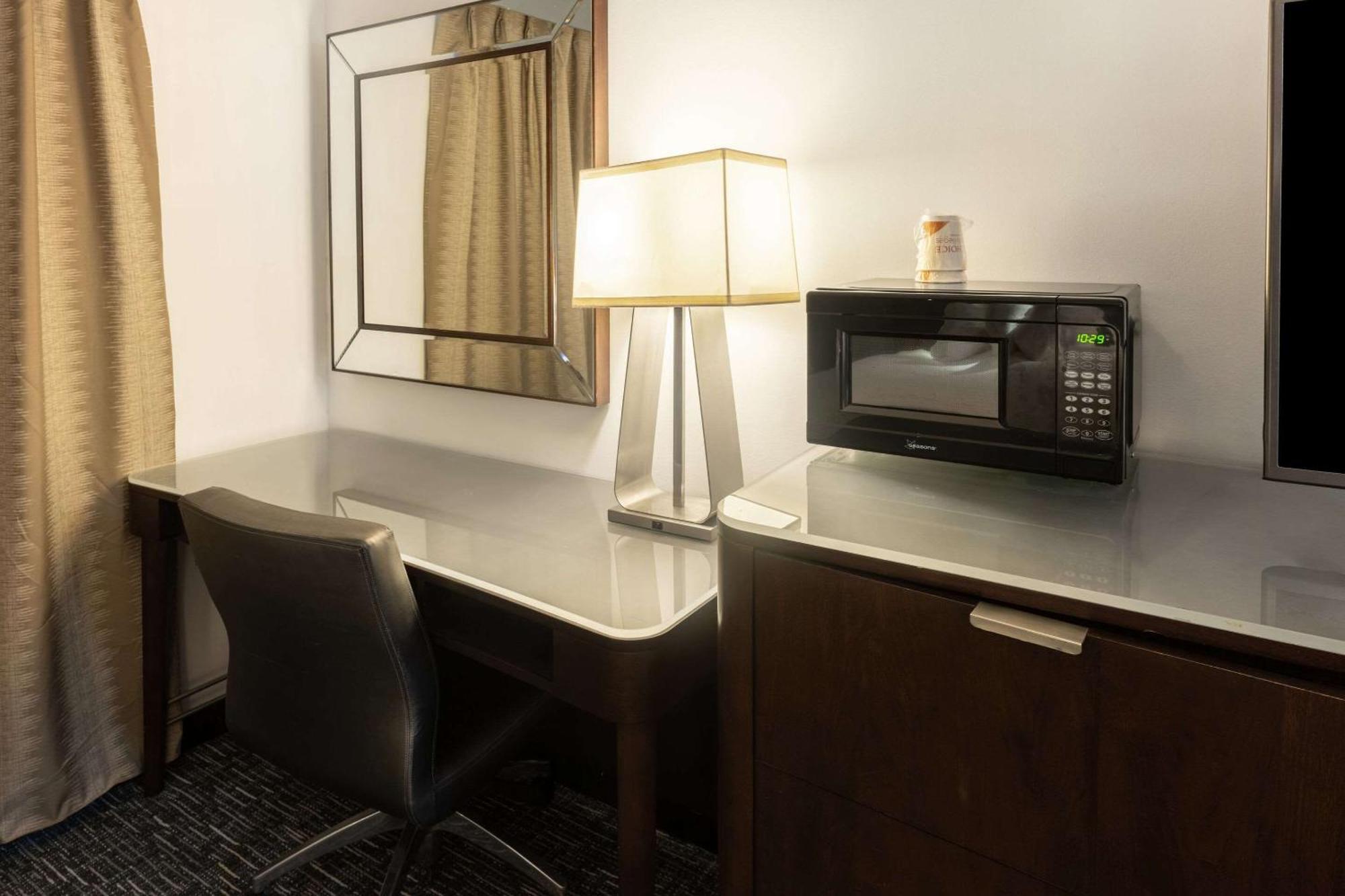 Quality Inn & Suites Caribou Екстериор снимка